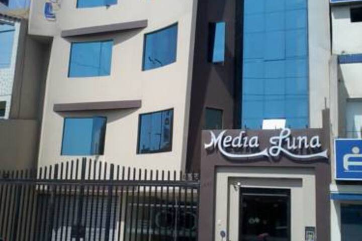 Media Luna Hotel