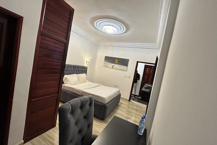 Room 7 of 34