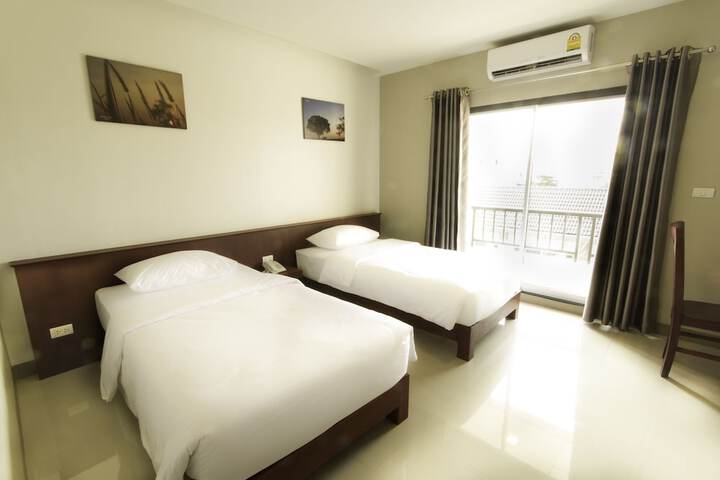 Room 7 of 27