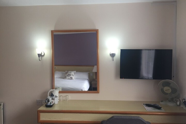 Room 10 of 34