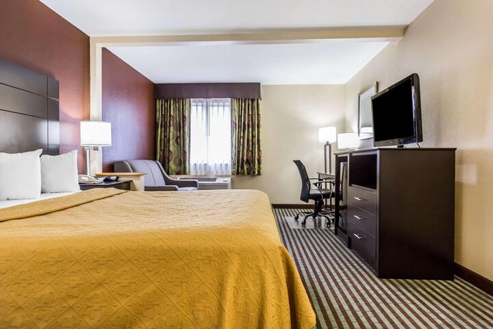 1 King Bed (8 of 10)
