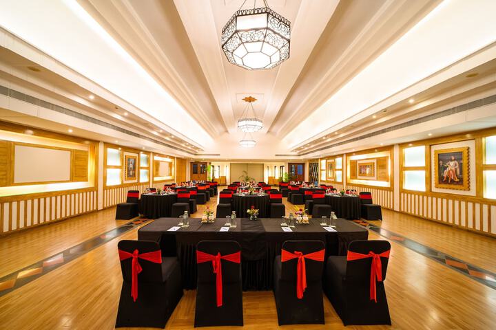 Ballroom/Hall 63 of 86