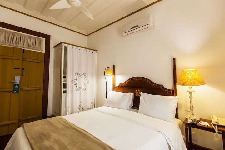 Room 15 of 96