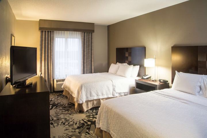 2 Queen Beds (9 of 9)