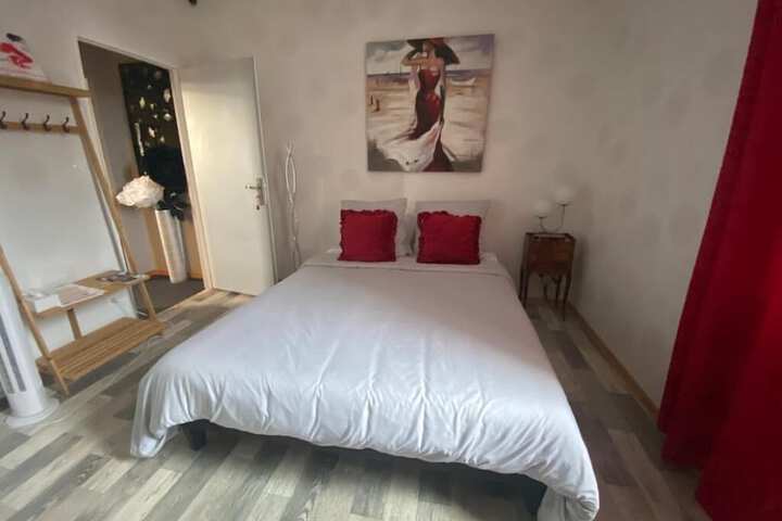 Room 2 of 39
