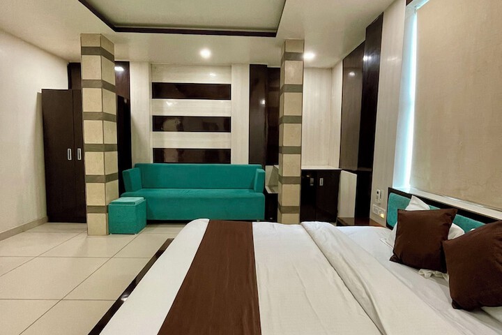Room 21 of 53