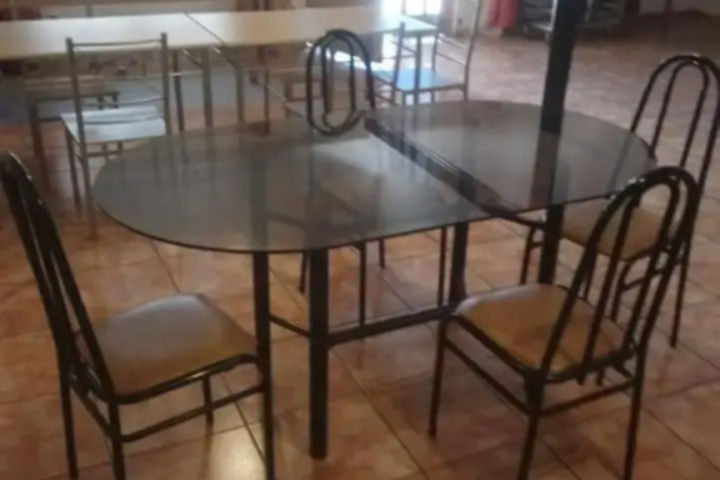 Dining 11 of 12