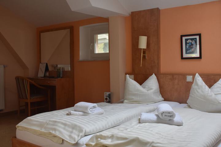 Room 5 of 49