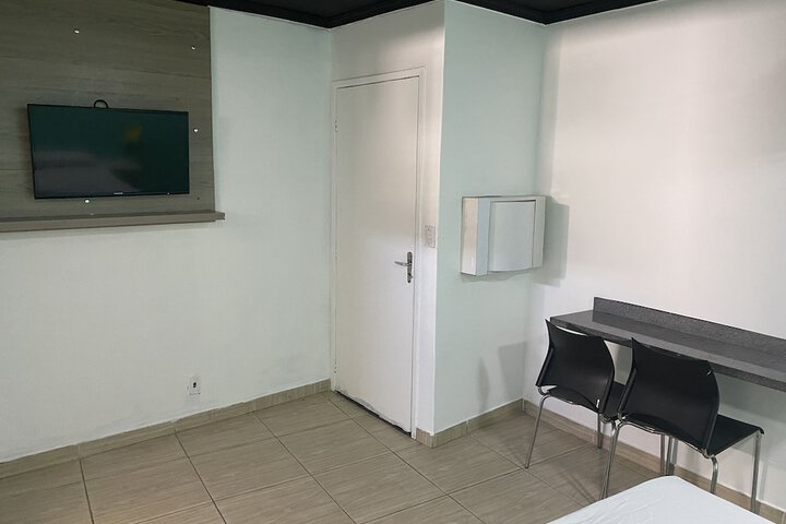 Room 8 of 10