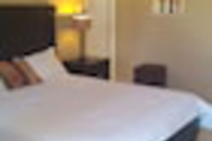 Room 5 of 171