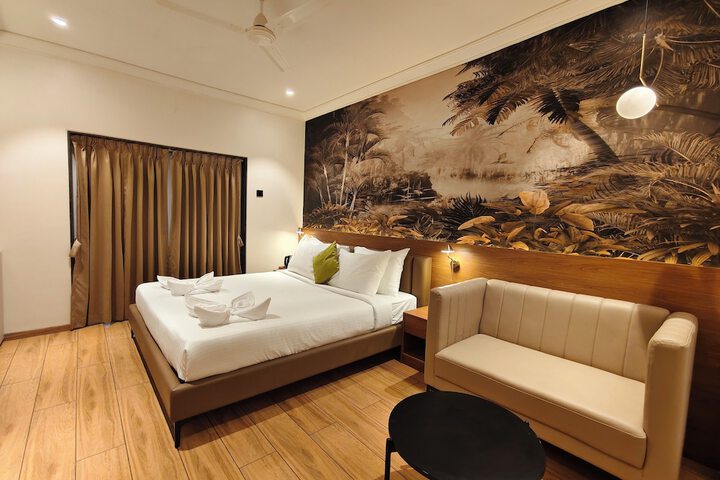 Room 4 of 24