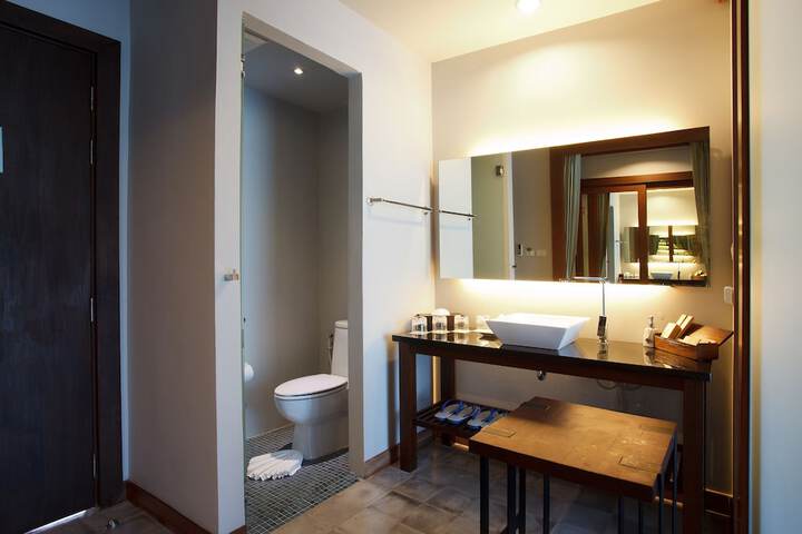 Room 12 of 78