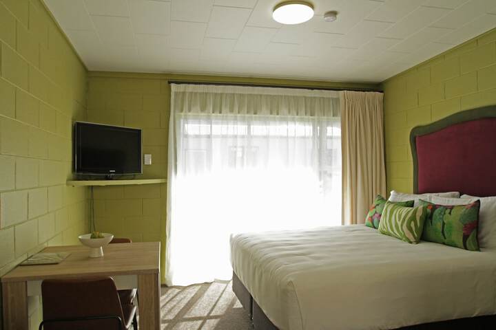 Room 8 of 53
