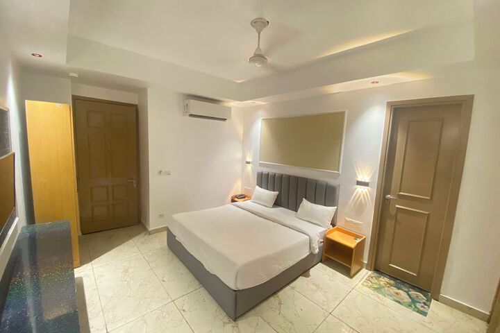 Room 7 of 17