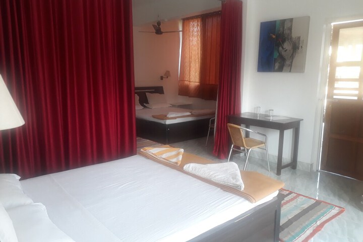 Room 14 of 37