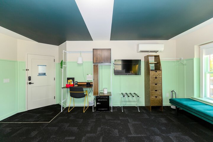 Room 110 of 203