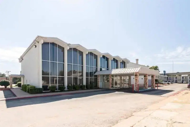 Photo of DELUX INN