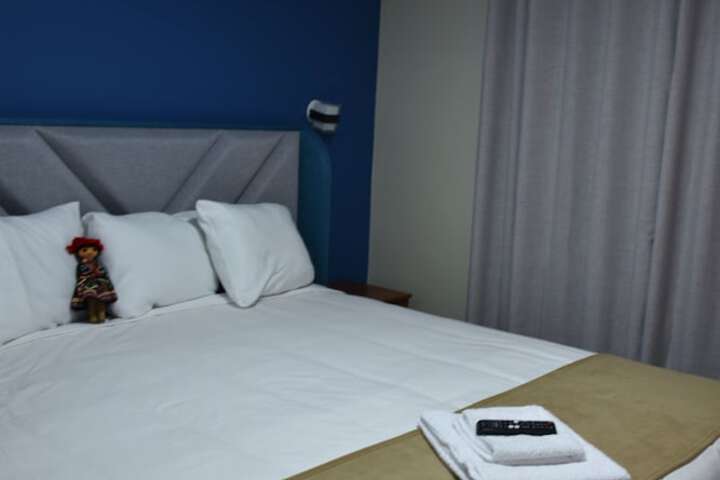 Room 33 of 100