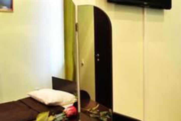 Room 21 of 38