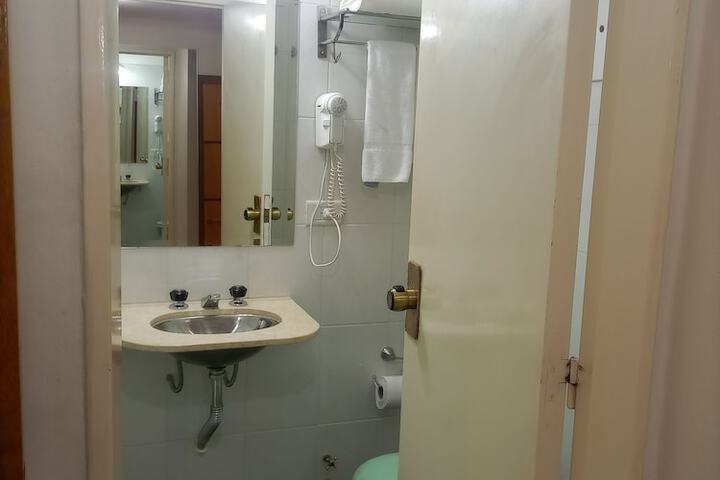 Room 12 of 32
