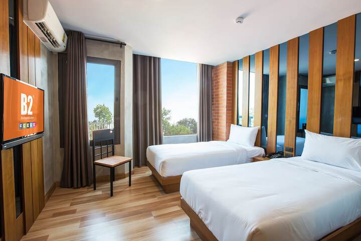 Room 4 of 33