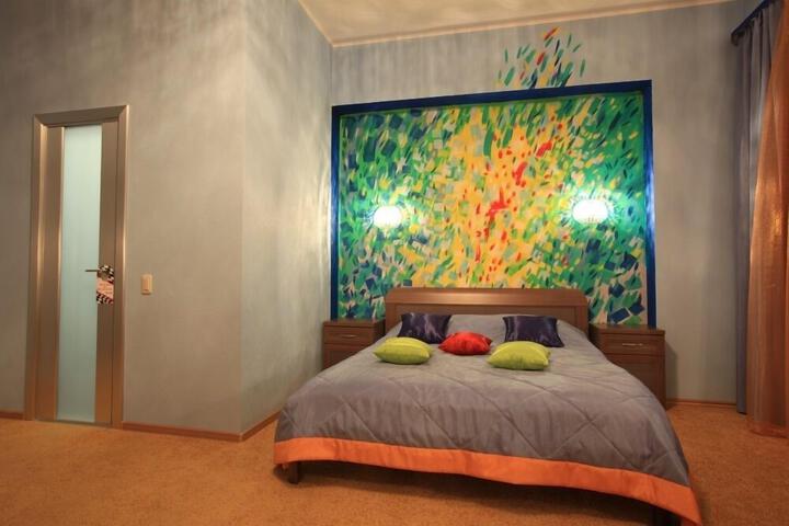 Room 49 of 69