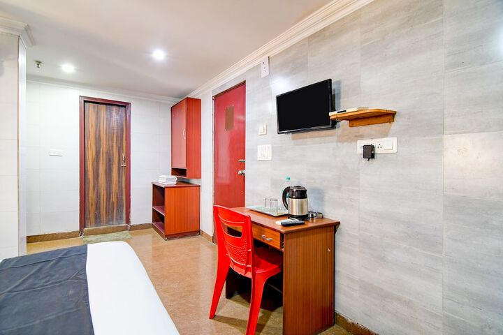 Room 9 of 24