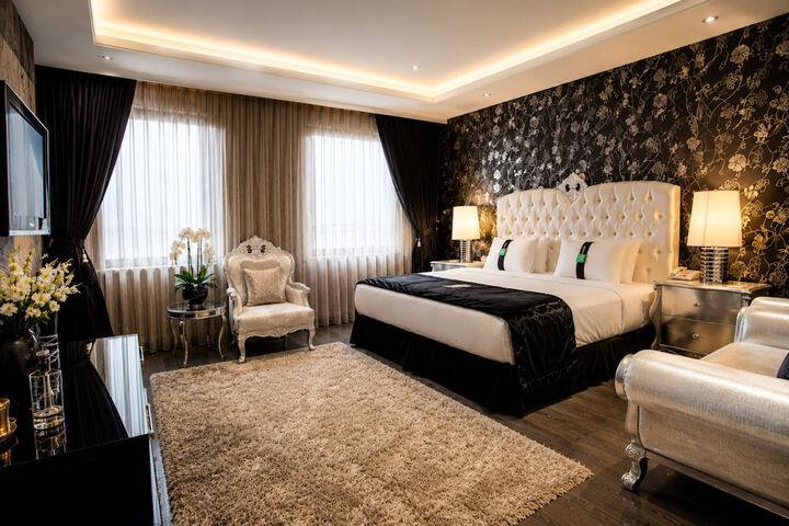 Room 43 of 92