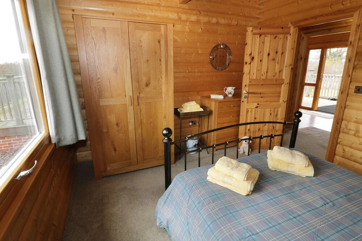 Room 6 of 15