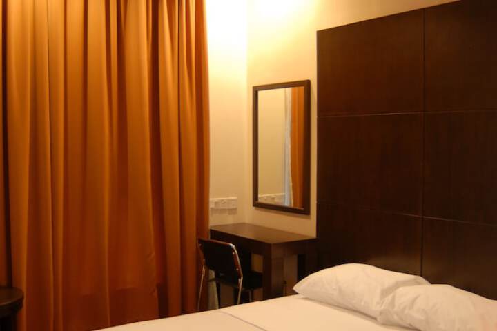 Room 12 of 60