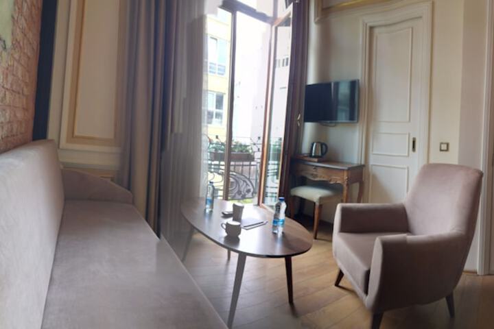 Room 22 of 50