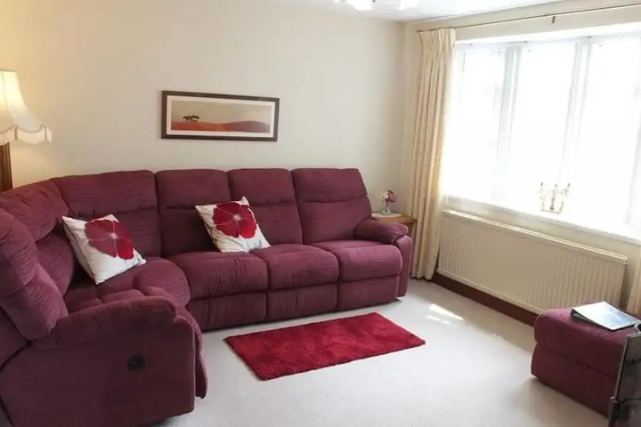 Room 4 of 12