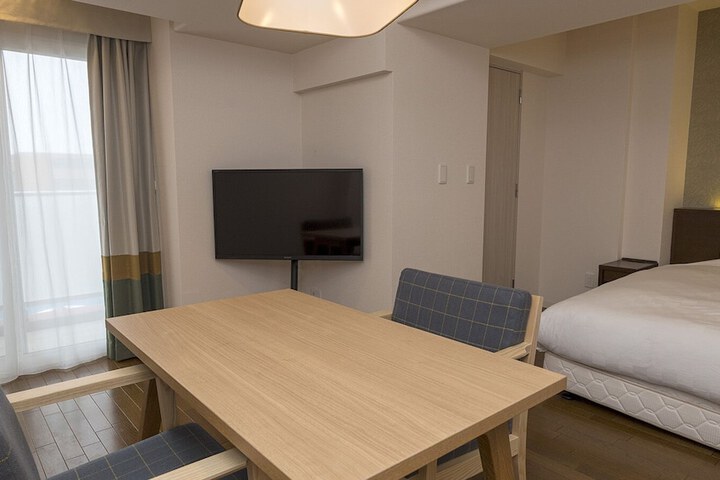 Room 22 of 83