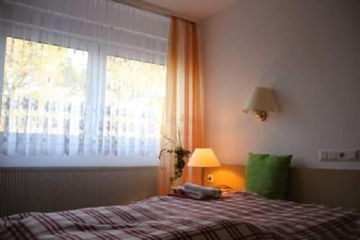 Room 2 of 18