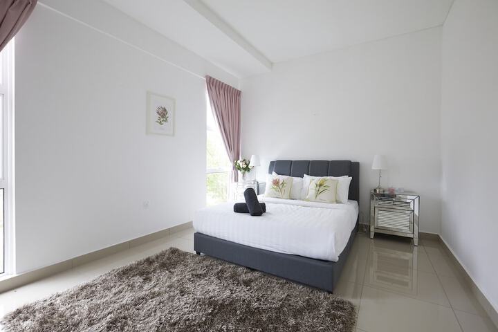 Room 52 of 173