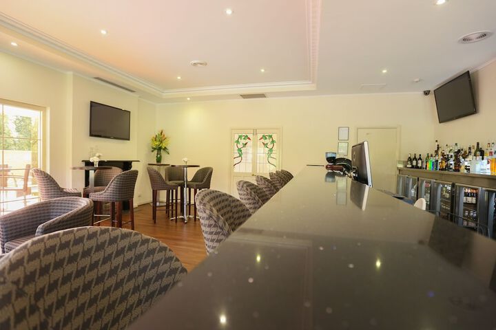 Lounge 58 of 73