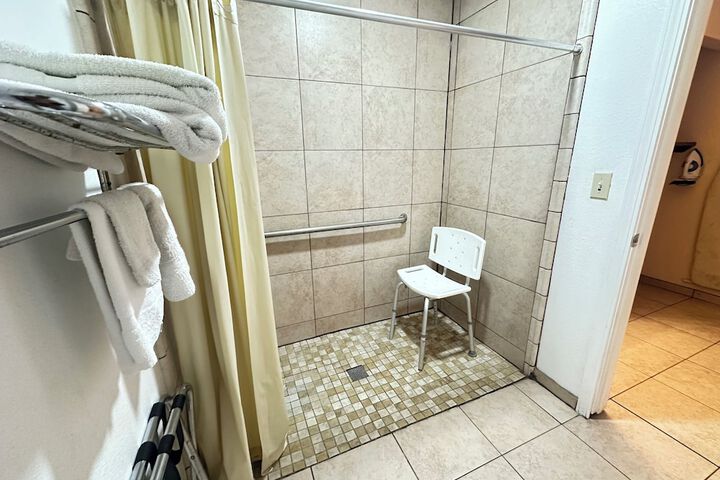 Room 12 of 35