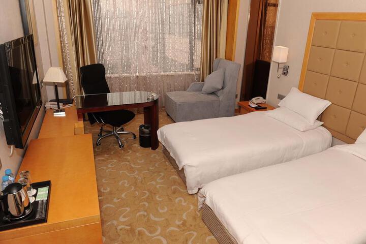 SHANGHAI SKY RAINBOW HOTEL