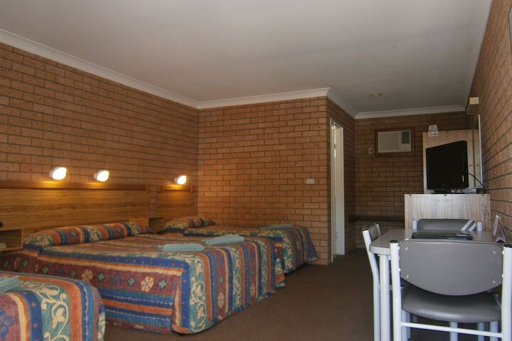 Room 2 of 27
