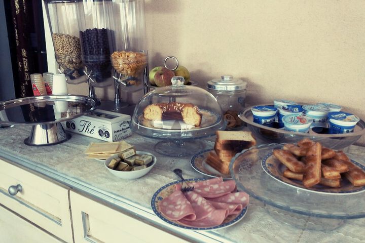 Dining 30 of 42