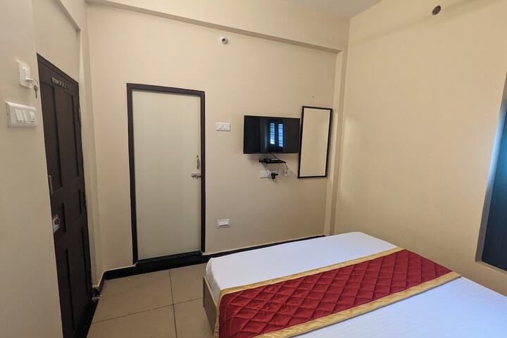 Room 9 of 25