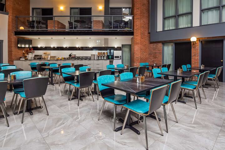 Breakfast area