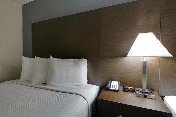 2 Queen Beds (4 of 15)