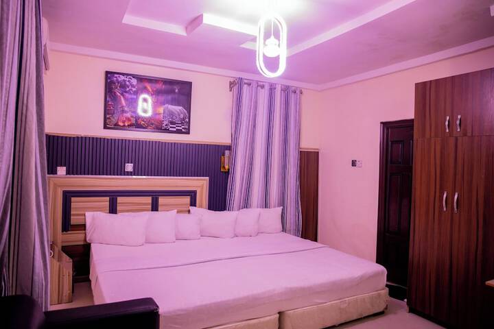 Room 12 of 21