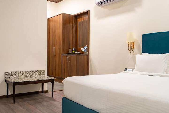 Room 2 of 18