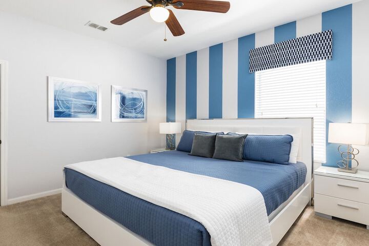 Room 25 of 710