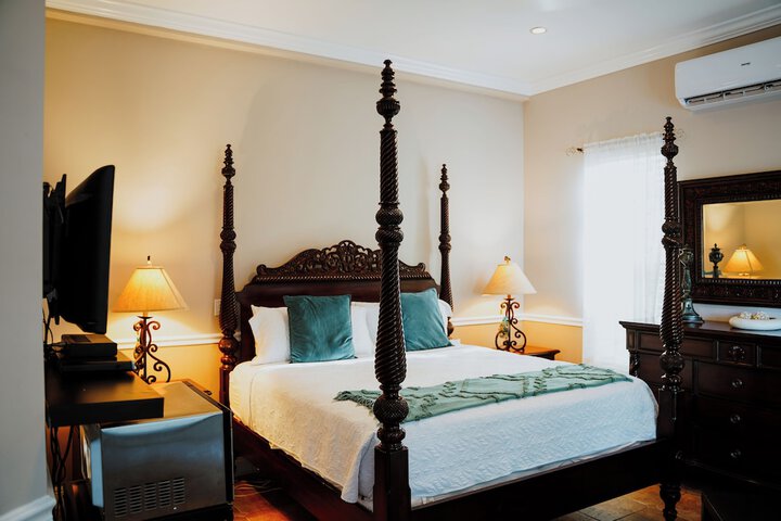 Room 32 of 64
