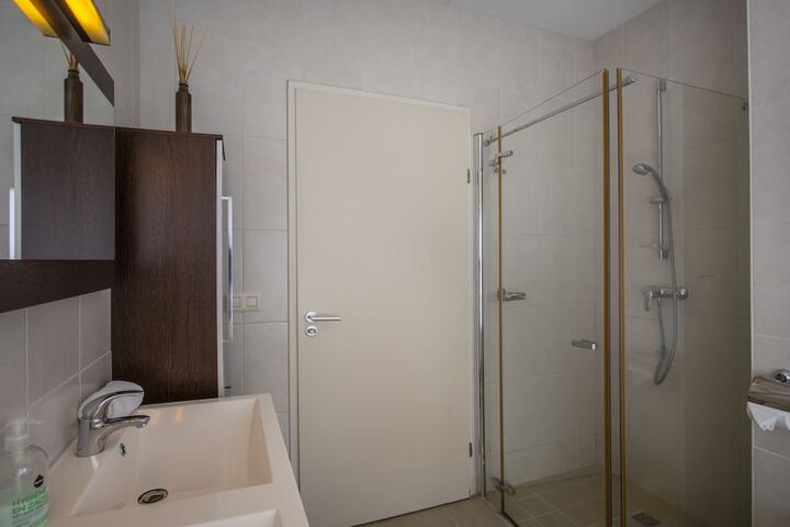 Room 78 of 127
