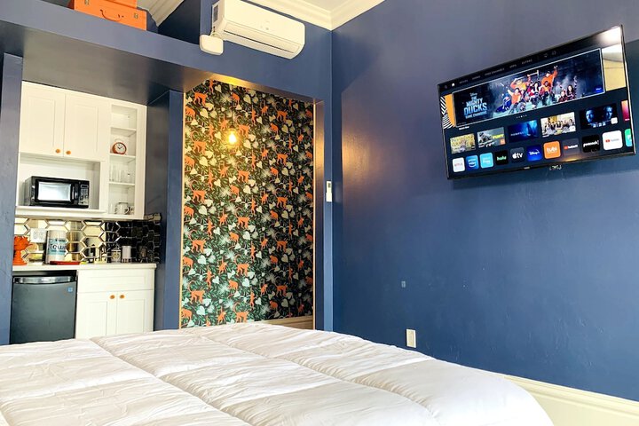 Room 8 of 181