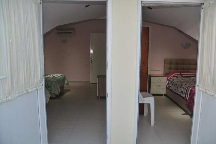 Room 10 of 39